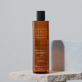 Curly Shyll (Flower & Herb) Moisture Calming Shampoo (Purifying and Soothing) (exp date:02.MAY.2024) 330ml